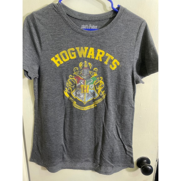 Harry Potter Tops - Harry Potter Hogwarts Crest Graphic T-Shirt Gray Heathered Sz L JT17028